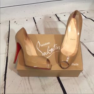 Christian Louboutin 38 Very Prive nude platform